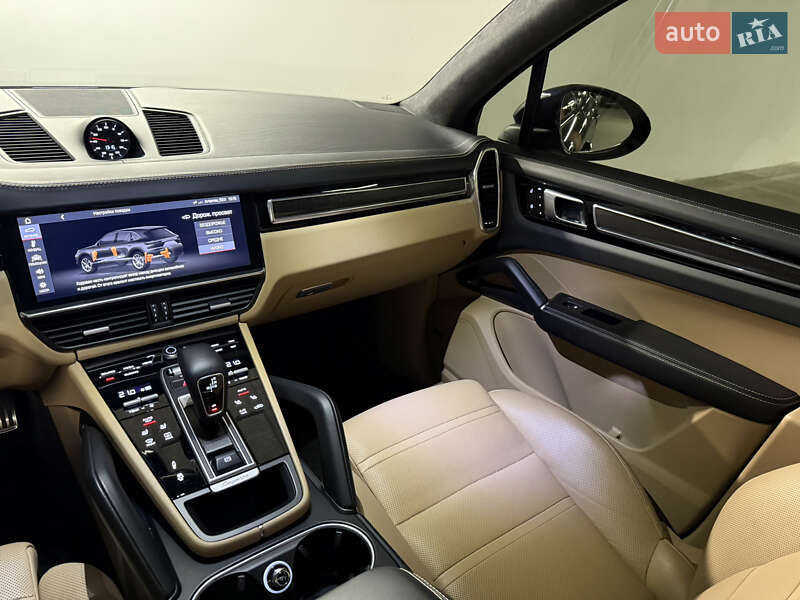 Внедорожник / Кроссовер Porsche Cayenne 2018 в Киеве