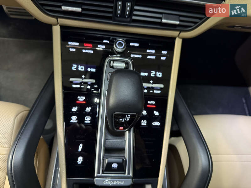 Внедорожник / Кроссовер Porsche Cayenne 2018 в Киеве