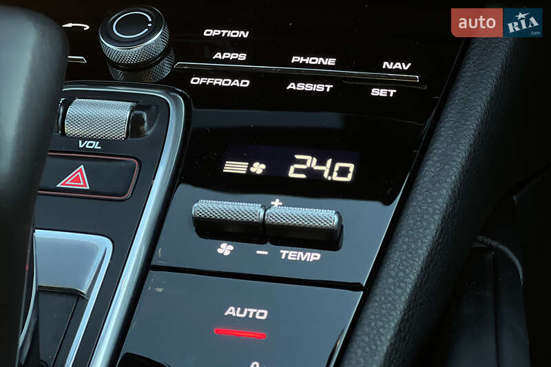 Внедорожник / Кроссовер Porsche Cayenne 2019 в Львове