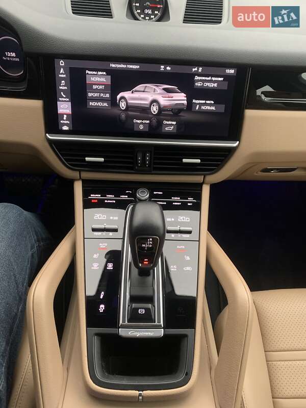 Внедорожник / Кроссовер Porsche Cayenne 2020 в Киеве
