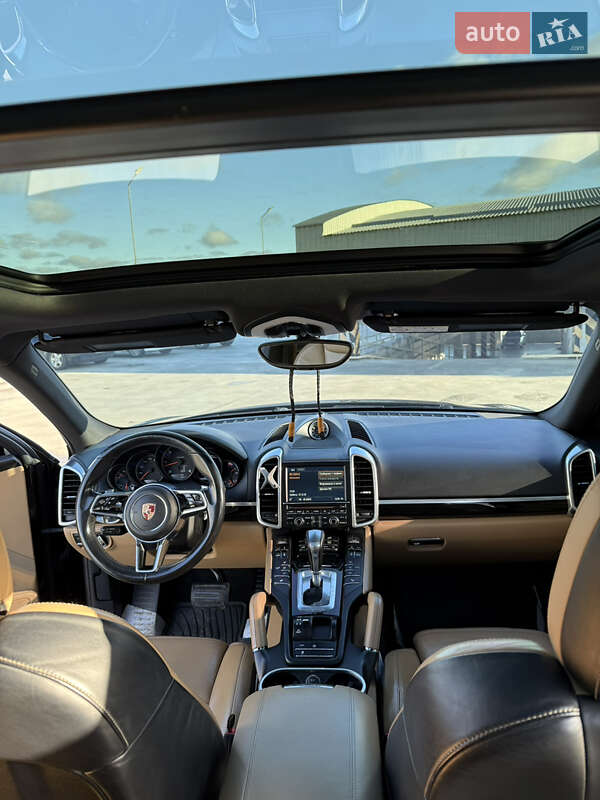 Внедорожник / Кроссовер Porsche Cayenne 2015 в Полтаве