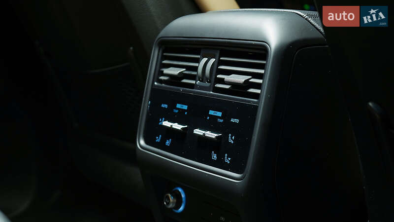 Внедорожник / Кроссовер Porsche Cayenne 2024 в Киеве