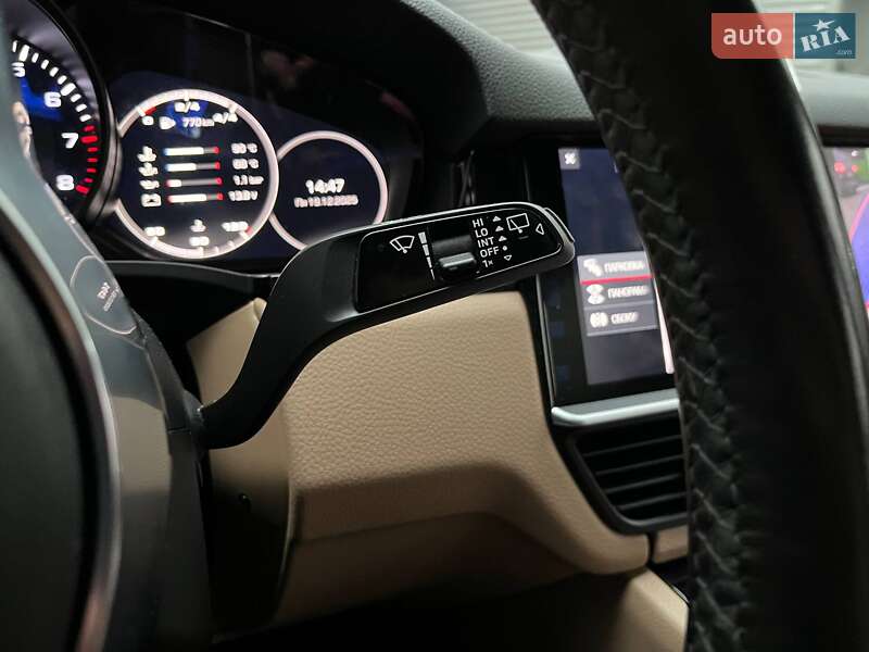 Внедорожник / Кроссовер Porsche Cayenne 2018 в Киеве