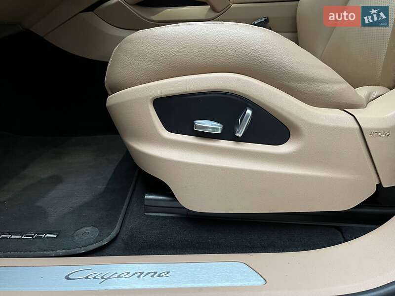 Внедорожник / Кроссовер Porsche Cayenne 2018 в Киеве