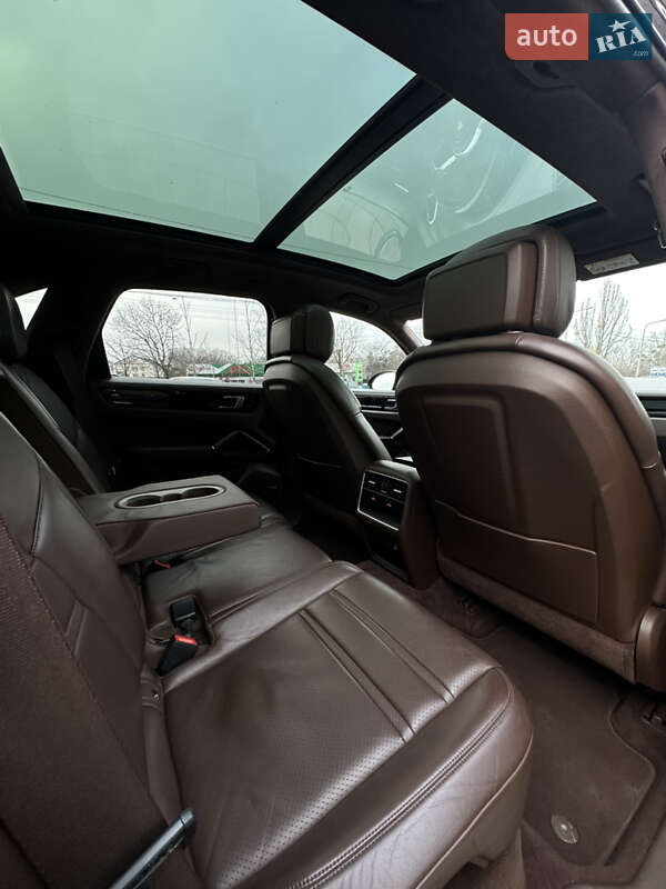 Внедорожник / Кроссовер Porsche Cayenne 2019 в Виннице
