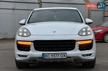 Позашляховик / Кросовер Porsche Cayenne 2016 в Львові