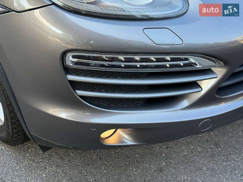 Внедорожник / Кроссовер Porsche Cayenne 2012 в Днепре