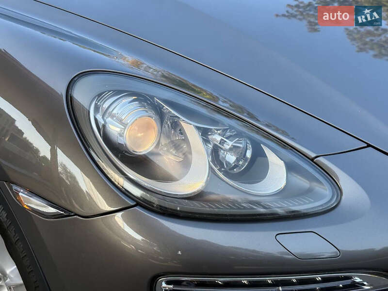 Внедорожник / Кроссовер Porsche Cayenne 2012 в Днепре