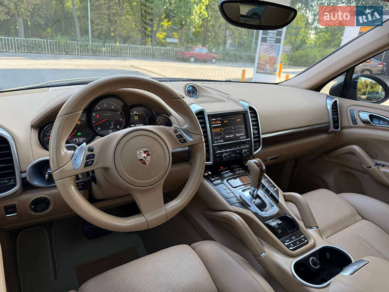 Внедорожник / Кроссовер Porsche Cayenne 2012 в Днепре