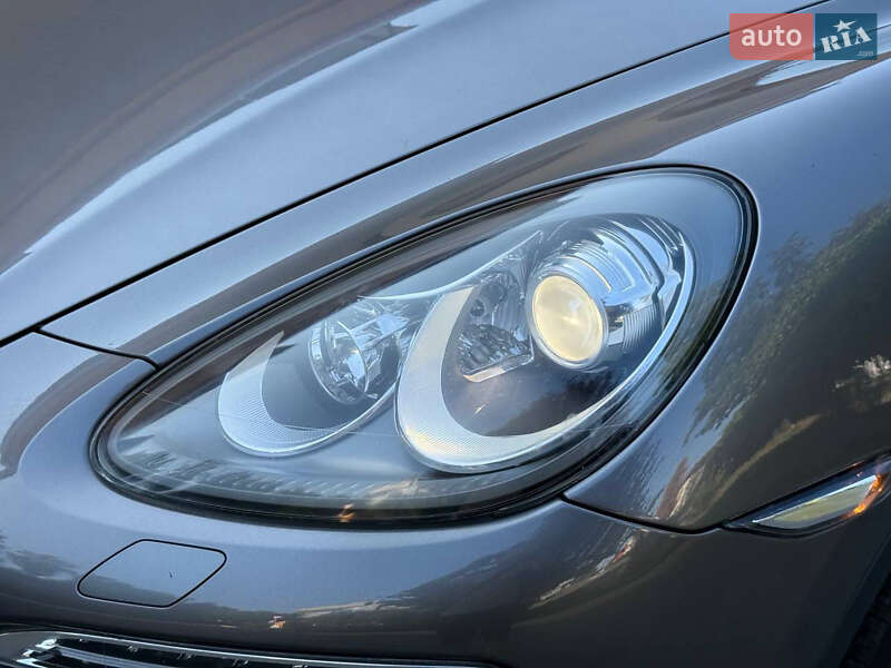 Внедорожник / Кроссовер Porsche Cayenne 2012 в Днепре