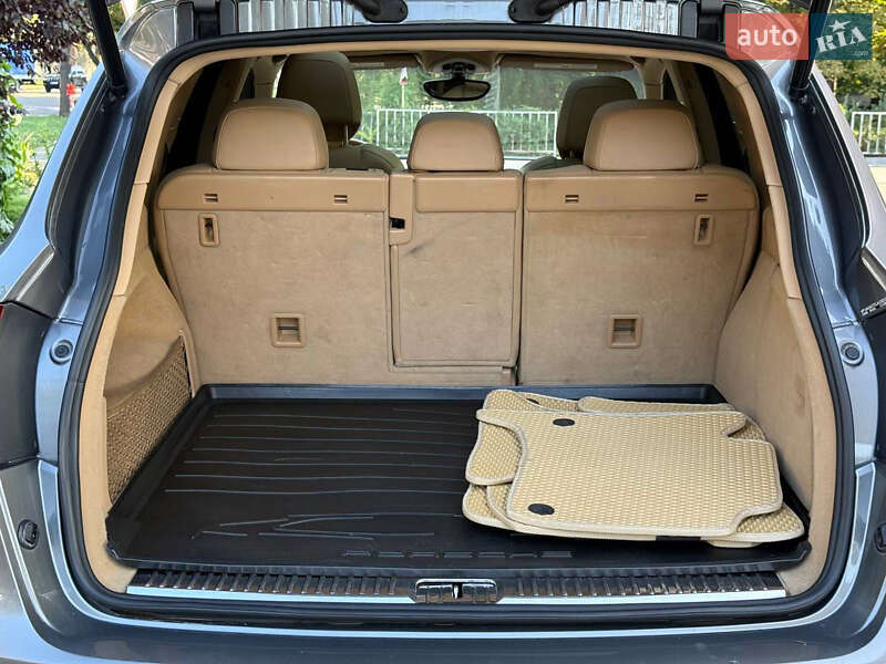 Внедорожник / Кроссовер Porsche Cayenne 2012 в Днепре