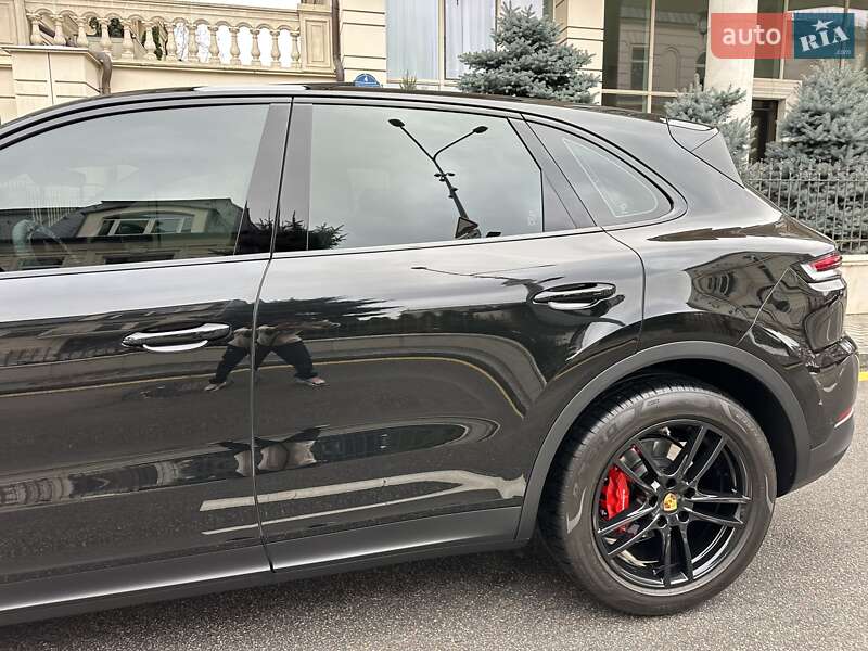 Внедорожник / Кроссовер Porsche Cayenne 2025 в Киеве