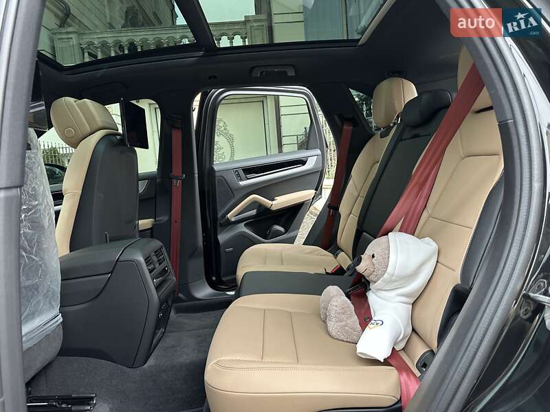 Внедорожник / Кроссовер Porsche Cayenne 2025 в Киеве