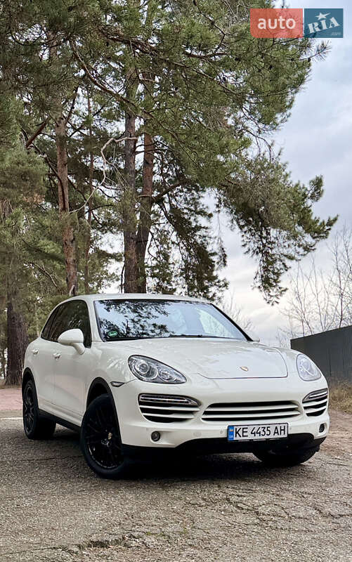 Позашляховик / Кросовер Porsche Cayenne 2011 в Києві