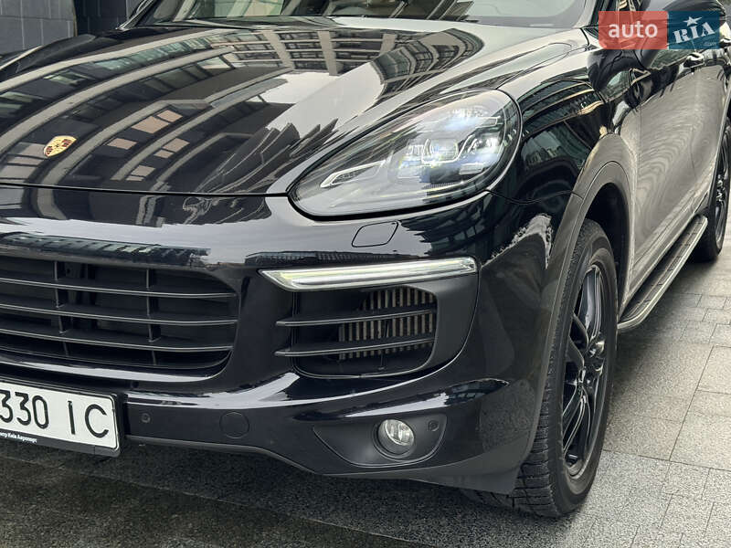 Внедорожник / Кроссовер Porsche Cayenne 2015 в Киеве