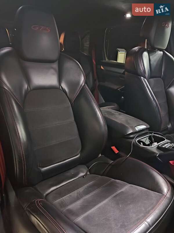 Позашляховик / Кросовер Porsche Cayenne 2012 в Береговому фото 24 Позашляховик / Кросовер Porsche Cayenne 2012 в Береговому