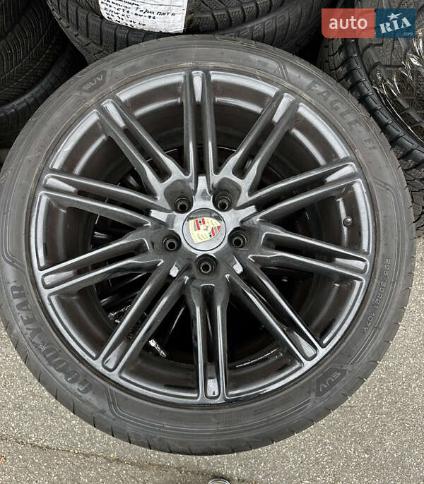 Внедорожник / Кроссовер Porsche Cayenne 2016 в Киеве