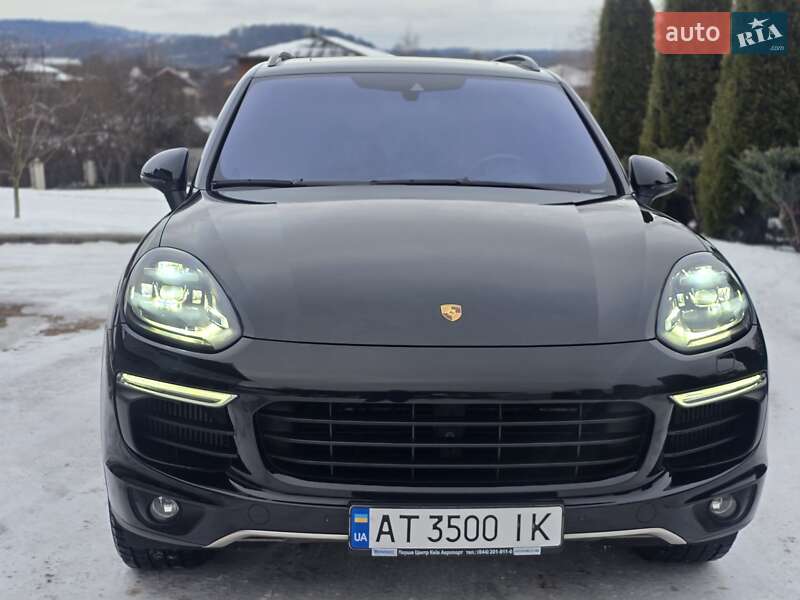 Внедорожник / Кроссовер Porsche Cayenne 2015 в Косове