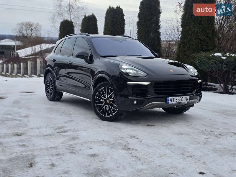 Внедорожник / Кроссовер Porsche Cayenne 2015 в Косове