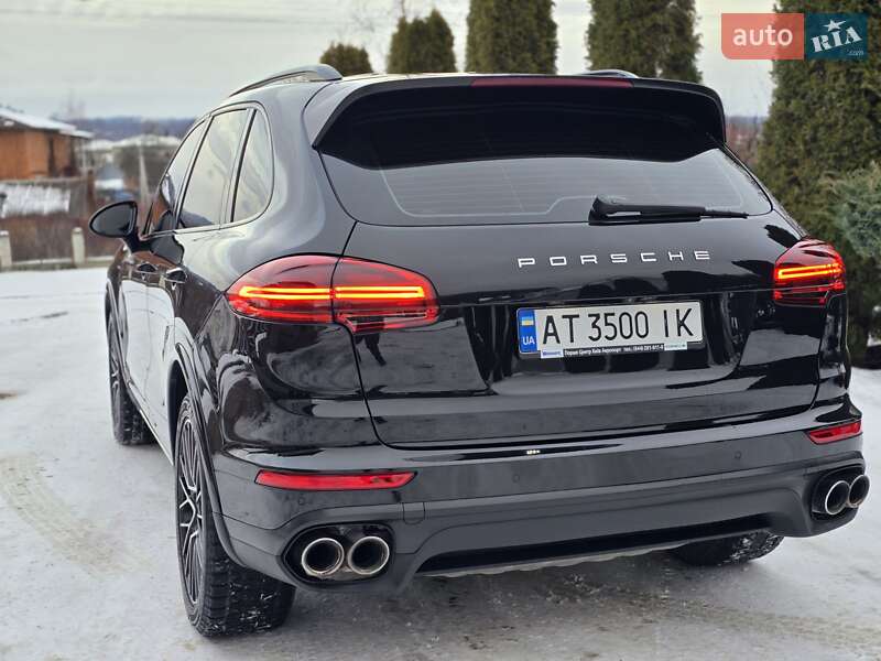 Внедорожник / Кроссовер Porsche Cayenne 2015 в Косове