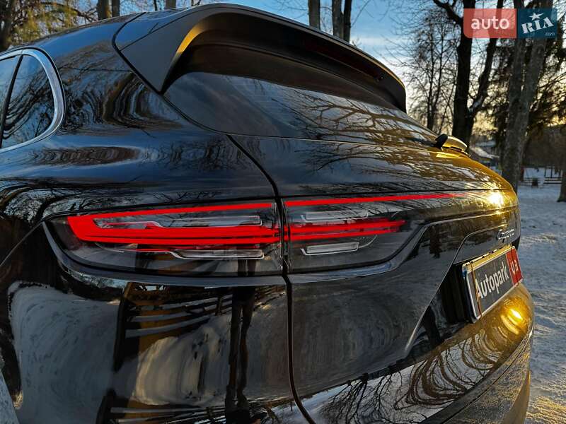 Внедорожник / Кроссовер Porsche Cayenne 2020 в Киеве