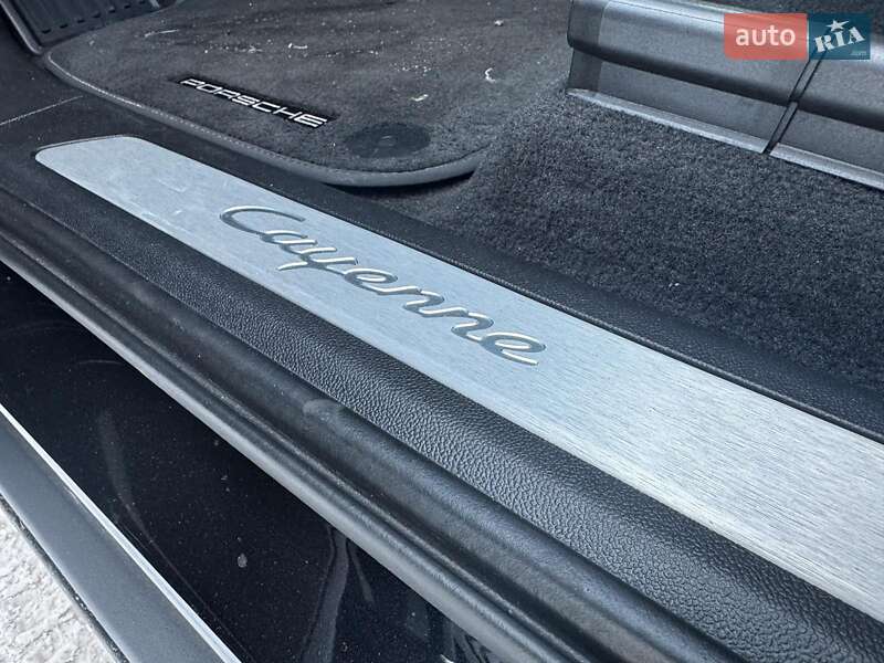 Внедорожник / Кроссовер Porsche Cayenne 2020 в Киеве