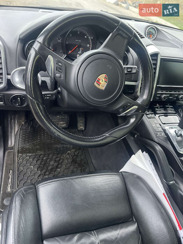 Позашляховик / Кросовер Porsche Cayenne 2012 в Ужгороді