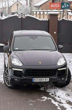Позашляховик / Кросовер Porsche Cayenne 2016 в Виноградові