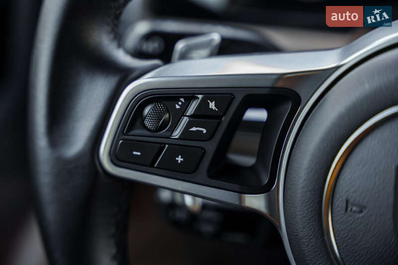 Внедорожник / Кроссовер Porsche Cayenne 2019 в Киеве