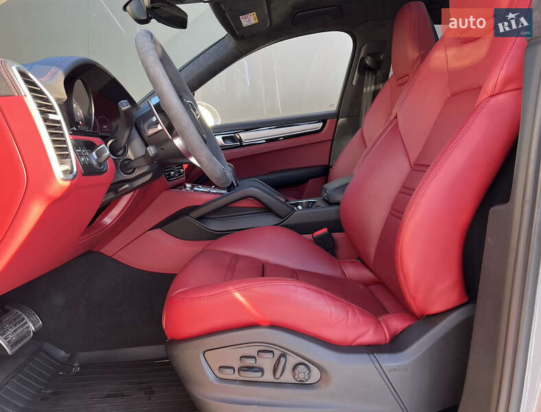 Внедорожник / Кроссовер Porsche Cayenne 2022 в Львове