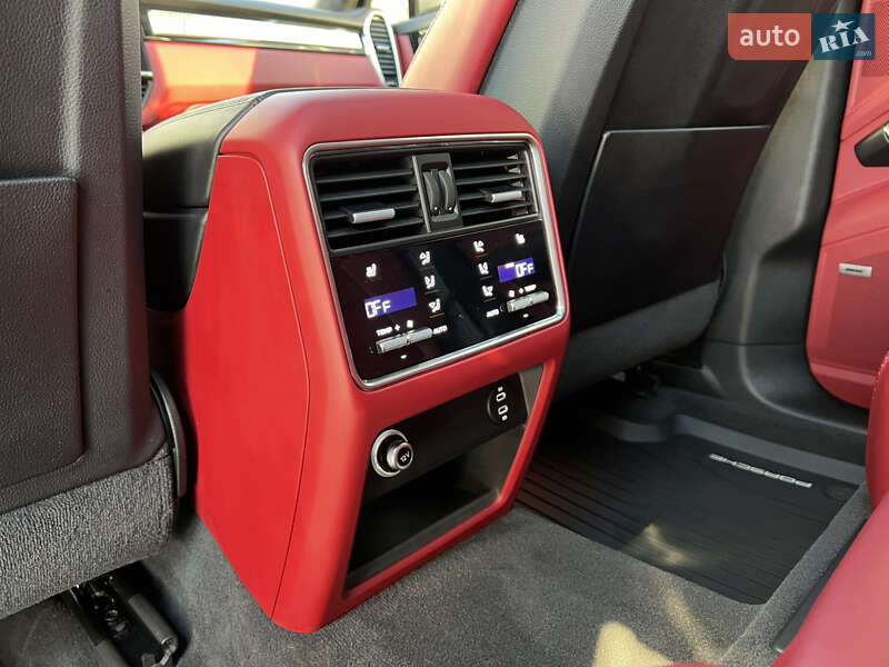 Внедорожник / Кроссовер Porsche Cayenne 2022 в Львове