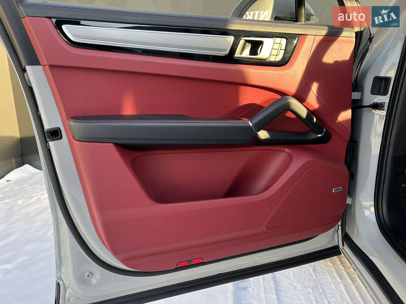 Внедорожник / Кроссовер Porsche Cayenne 2022 в Львове