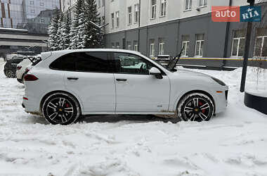 Позашляховик / Кросовер Porsche Cayenne 2016 в Львові