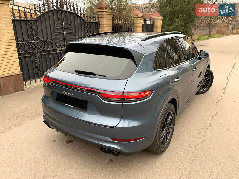 Внедорожник / Кроссовер Porsche Cayenne 2019 в Киеве