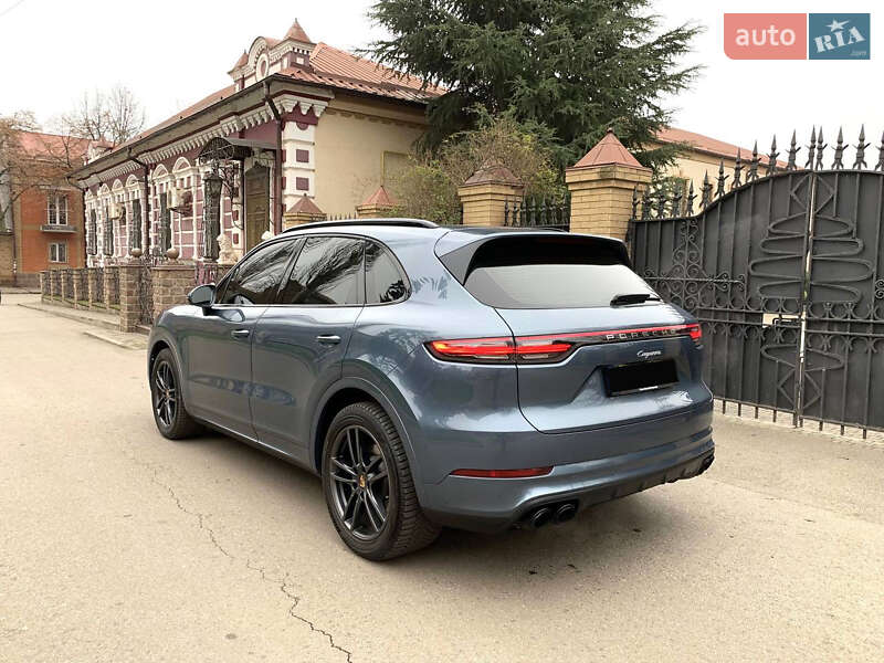Внедорожник / Кроссовер Porsche Cayenne 2019 в Киеве
