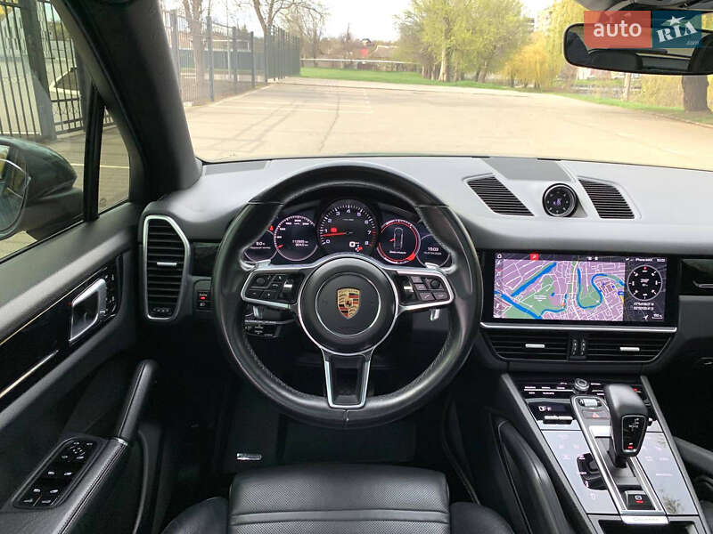 Внедорожник / Кроссовер Porsche Cayenne 2019 в Киеве