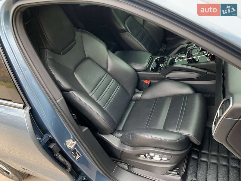 Внедорожник / Кроссовер Porsche Cayenne 2019 в Киеве