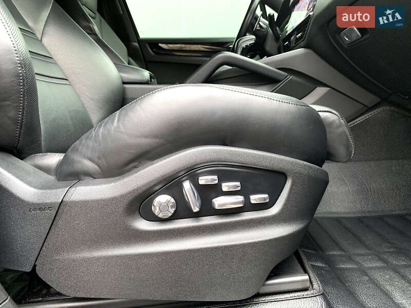 Внедорожник / Кроссовер Porsche Cayenne 2019 в Киеве