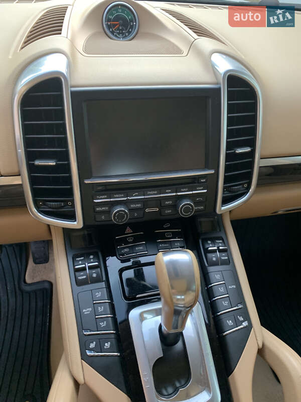 Внедорожник / Кроссовер Porsche Cayenne 2016 в Виннице