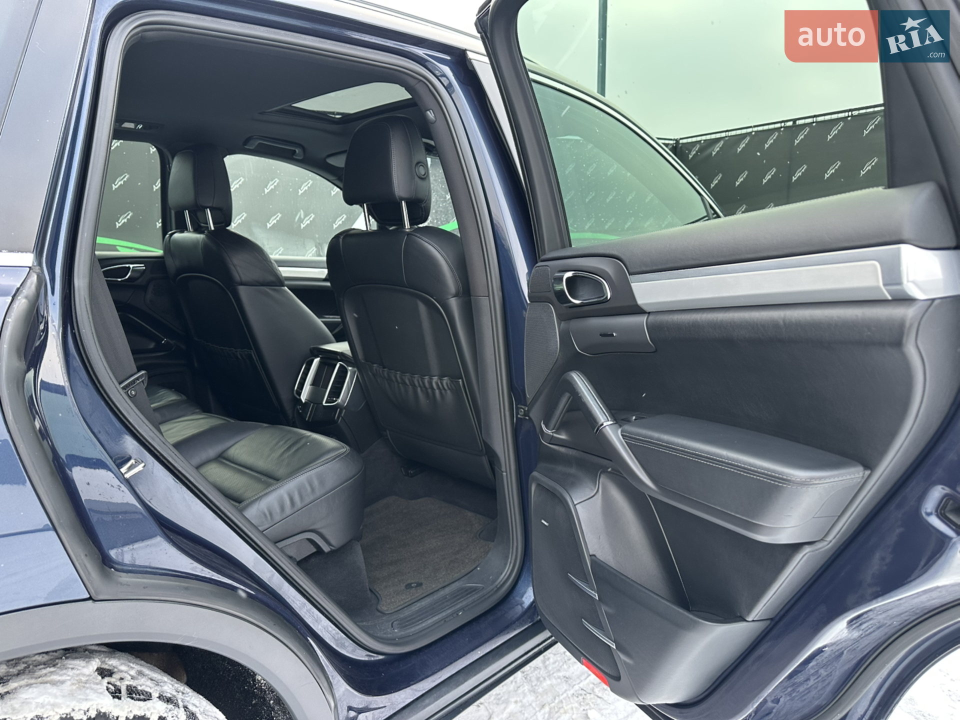 2011 Porsche Cayenne - мініатюра 23