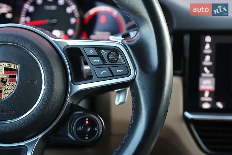 Внедорожник / Кроссовер Porsche Cayenne 2018 в Киеве