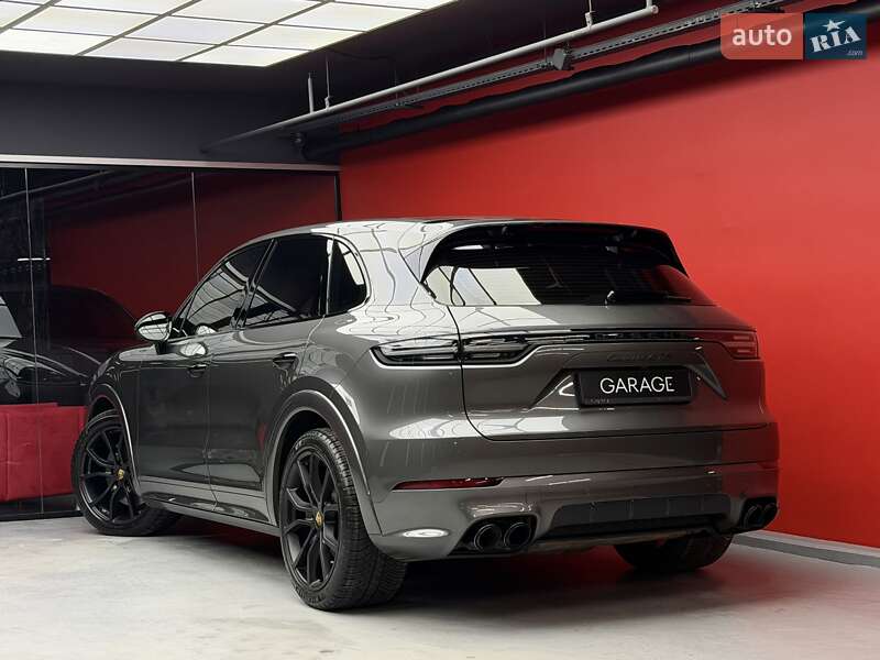 Внедорожник / Кроссовер Porsche Cayenne 2022 в Киеве