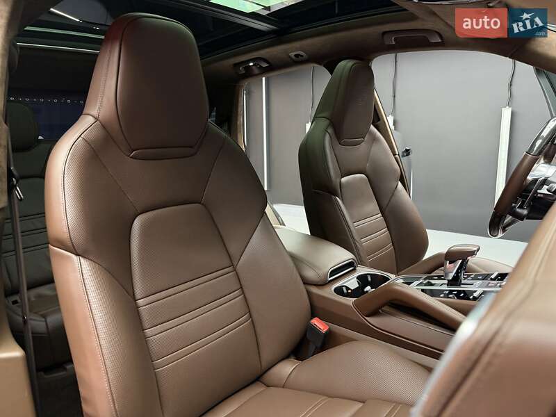 Внедорожник / Кроссовер Porsche Cayenne 2022 в Киеве