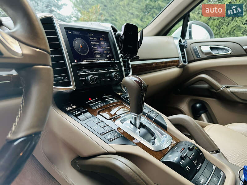 Внедорожник / Кроссовер Porsche Cayenne 2013 в Одессе