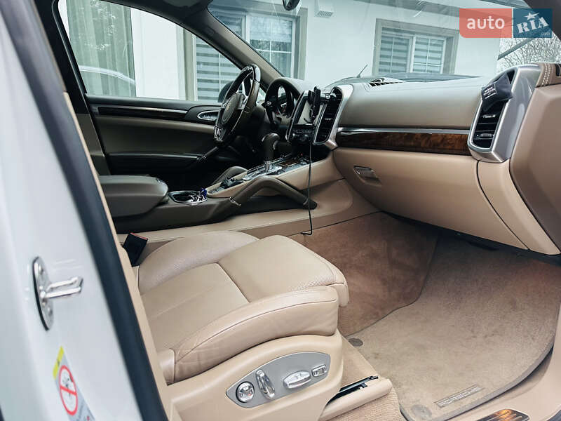 Внедорожник / Кроссовер Porsche Cayenne 2013 в Одессе