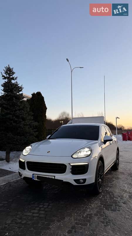 Внедорожник / Кроссовер Porsche Cayenne 2016 в Львове фото 3 Внедорожник / Кроссовер Porsche Cayenne 2016 в Львове