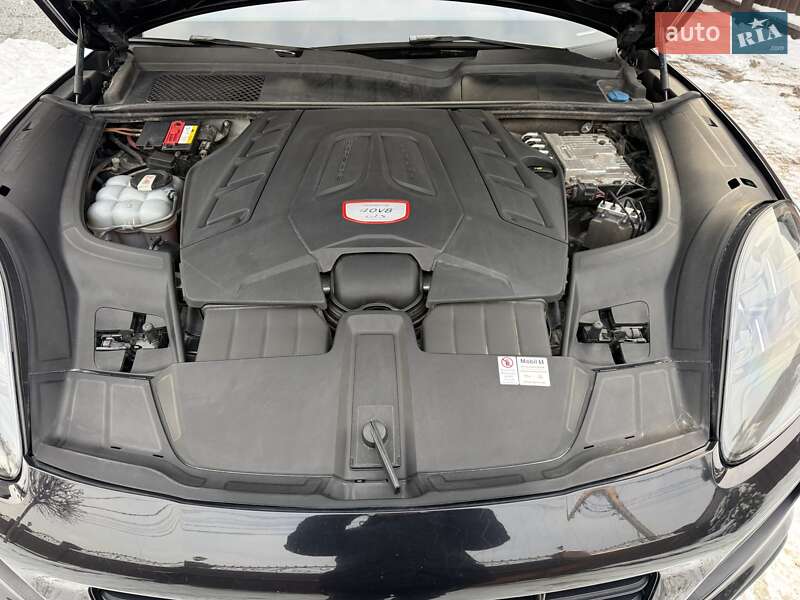 Внедорожник / Кроссовер Porsche Cayenne 2021 в Киеве
