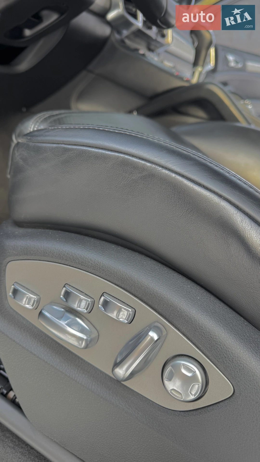 2010 Porsche Cayenne - мініатюра 79