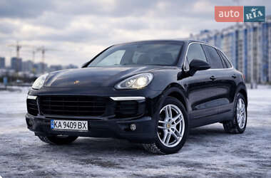 Позашляховик / Кросовер Porsche Cayenne 2015 в Києві