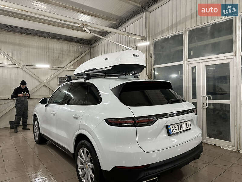 Внедорожник / Кроссовер Porsche Cayenne 2021 в Киеве